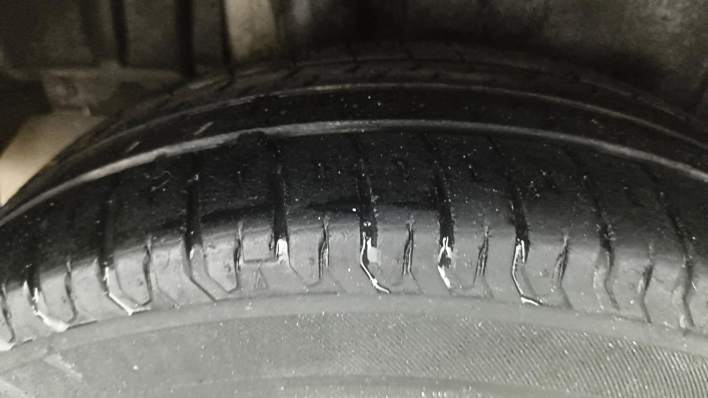 2019 Maruti Ertiga VXI AT SHVS, Petrol, Automatic, 41,087 km, Right Rear Tyre Tread