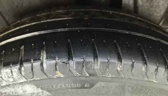 2019 Maruti Ertiga VXI AT SHVS, Petrol, Automatic, 41,087 km, Left Rear Tyre Tread