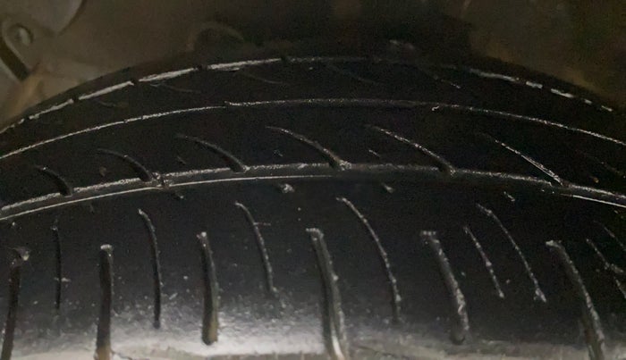 2016 Hyundai Grand i10 ASTA 1.2 KAPPA VTVT, Petrol, Manual, 92,362 km, Left Front Tyre Tread