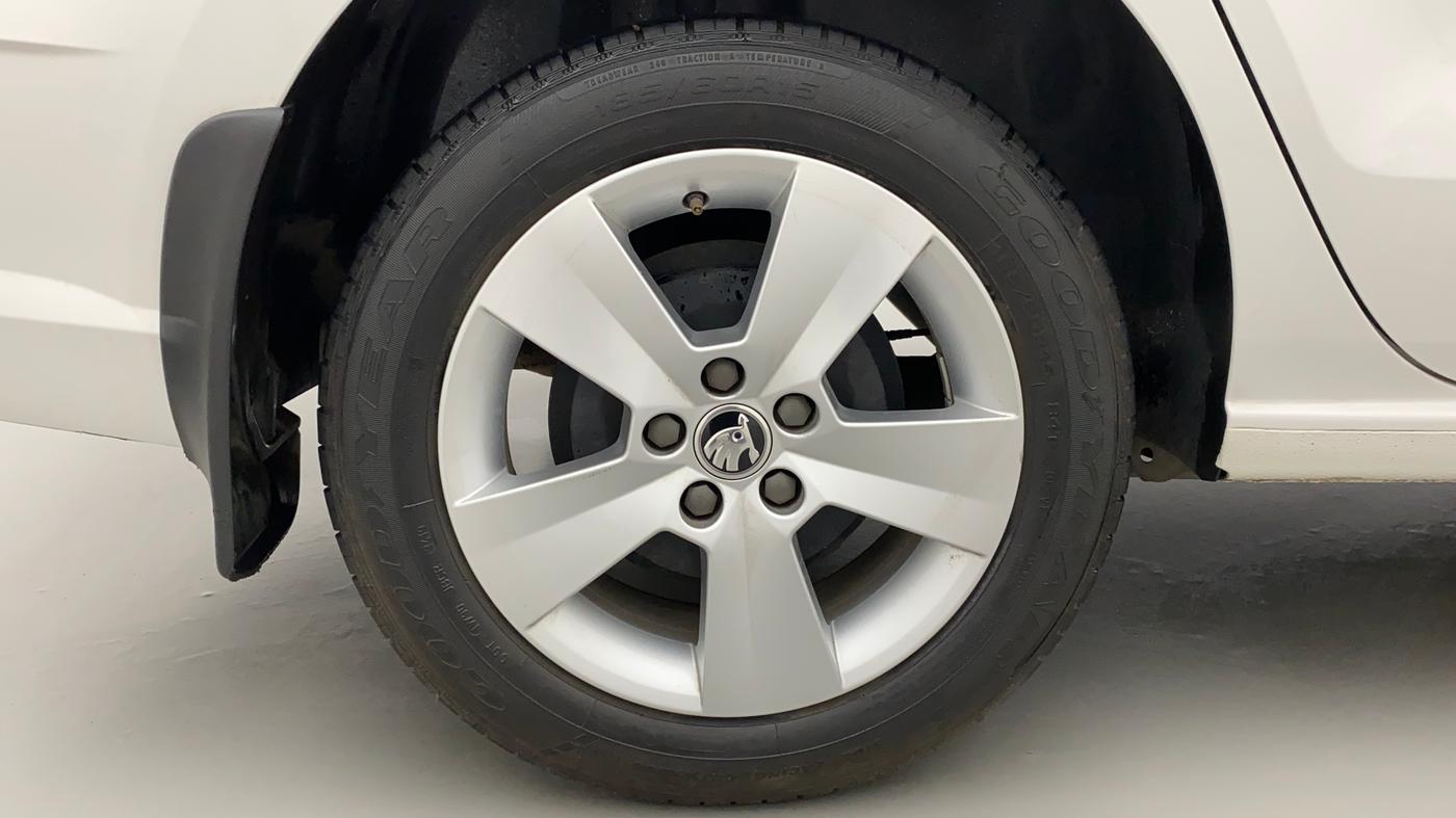 2019 Skoda Rapid AMBITION 1.6 MPI MT, Petrol, Manual, 23,372 km, Right Rear Wheel