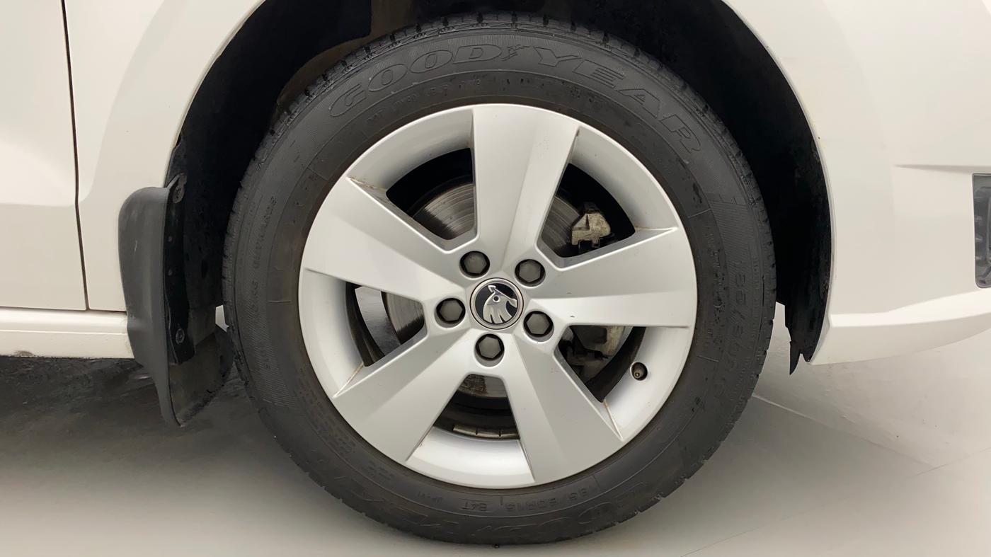 2019 Skoda Rapid AMBITION 1.6 MPI MT, Petrol, Manual, 23,372 km, Right Front Wheel