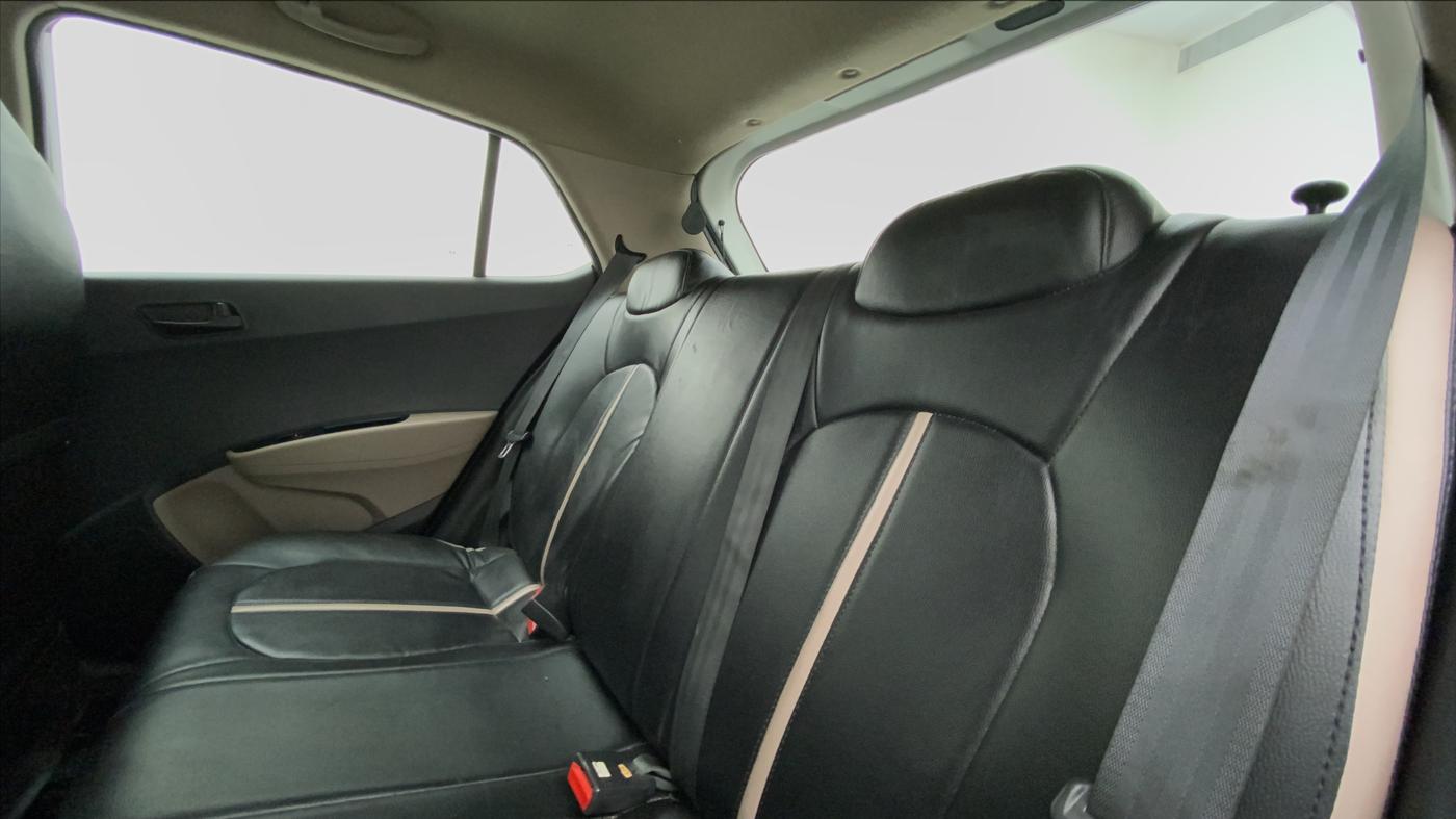 2018 Hyundai Grand i10 magna 1.2 crdi, Diesel, Manual, 71,083 km, Right Side Rear Door Cabin