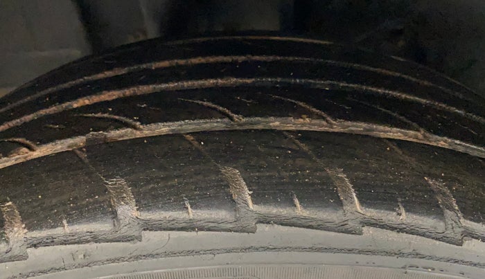 2016 Tata Tiago XZ PETROL, Petrol, Manual, 86,807 km, Right Rear Tyre Tread