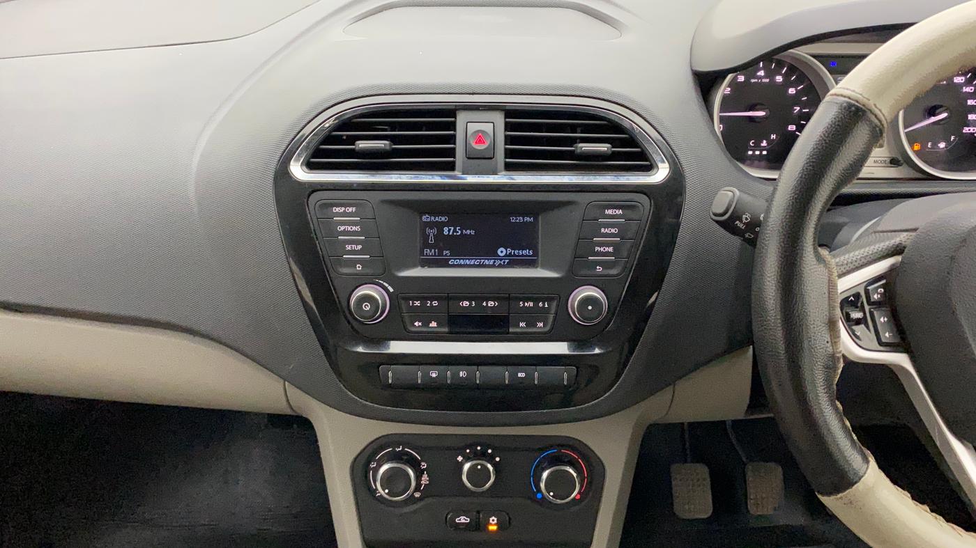 2016 Tata Tiago XZ PETROL, Petrol, Manual, 86,807 km, Air Conditioner