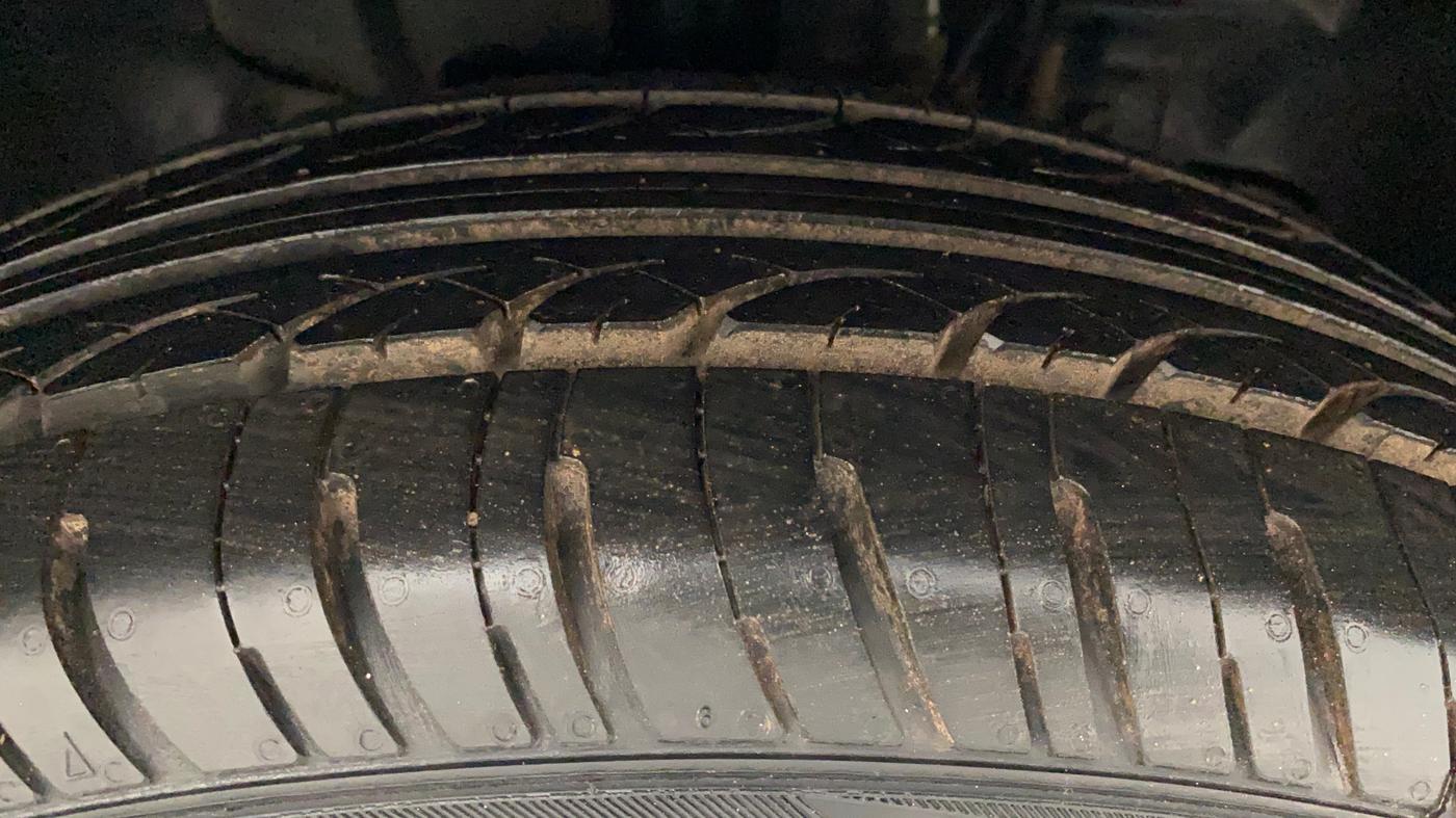 2016 Tata Tiago XZ PETROL, Petrol, Manual, 86,807 km, Right Front Tyre Tread