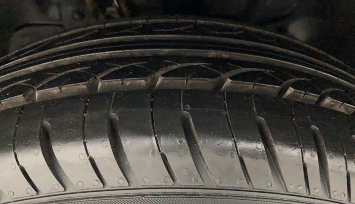 2016 Tata Tiago XZ PETROL, Petrol, Manual, 86,807 km, Left Front Tyre Tread