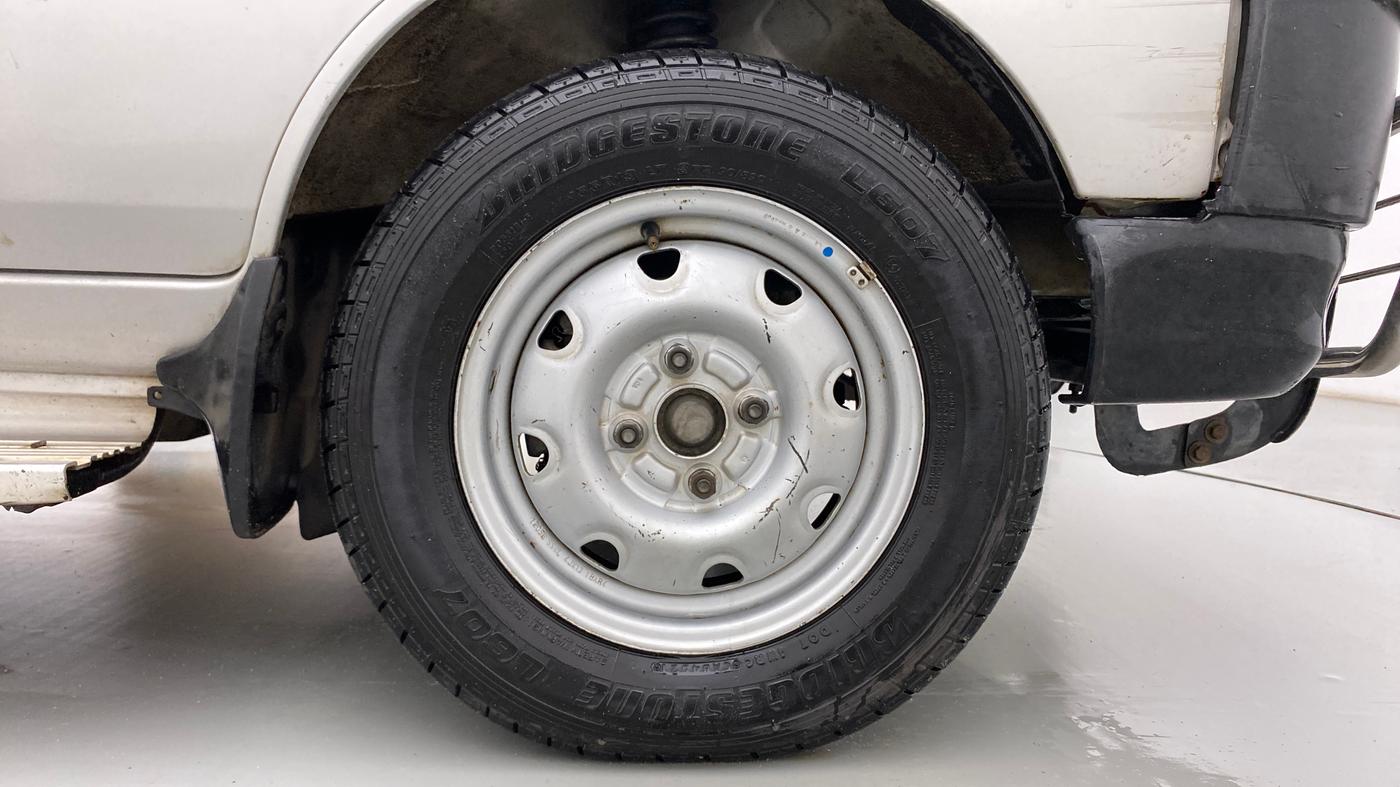 2012 Maruti Eeco 5 STR WITH A/C+HTR CNG, CNG, Manual, 60,376 km, Right Front Wheel