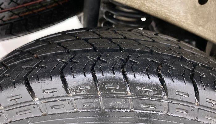 2012 Maruti Eeco 5 STR WITH A/C+HTR CNG, CNG, Manual, 60,376 km, Right Rear Tyre Tread