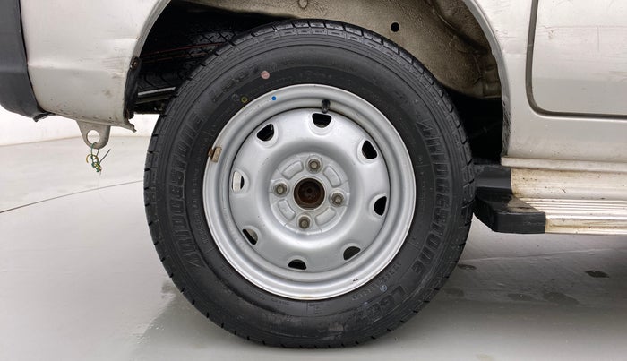 2012 Maruti Eeco 5 STR WITH A/C+HTR CNG, CNG, Manual, 60,376 km, Right Rear Wheel