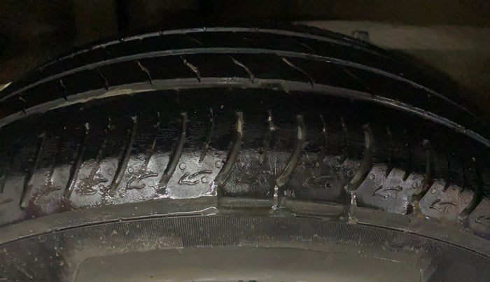 2019 Maruti Baleno DELTA PETROL 1.2, Petrol, Manual, 25,859 km, Right Rear Tyre Tread