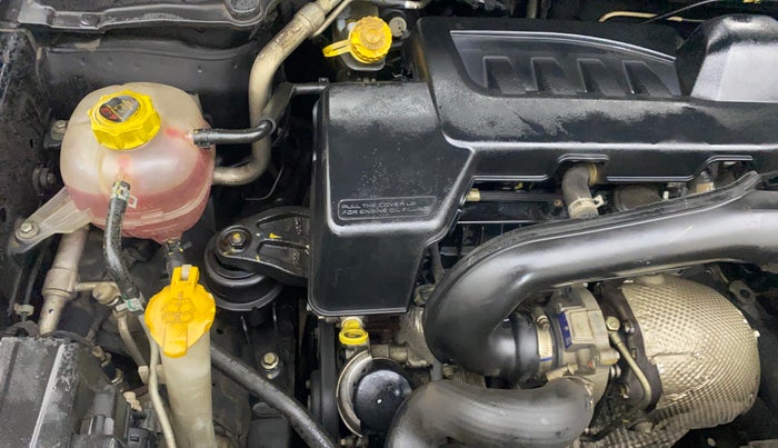 2019 Mahindra XUV300 W8 (O) 1.5 DIESEL, Diesel, Manual, 87,870 km, Engine View - Right