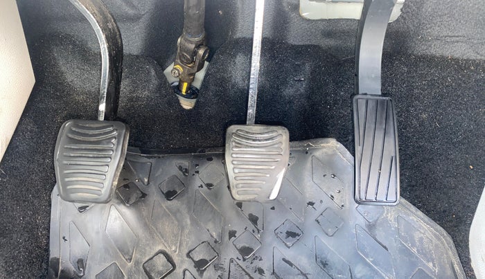 2019 Mahindra XUV300 W8 (O) 1.5 DIESEL, Diesel, Manual, 87,870 km, Pedals