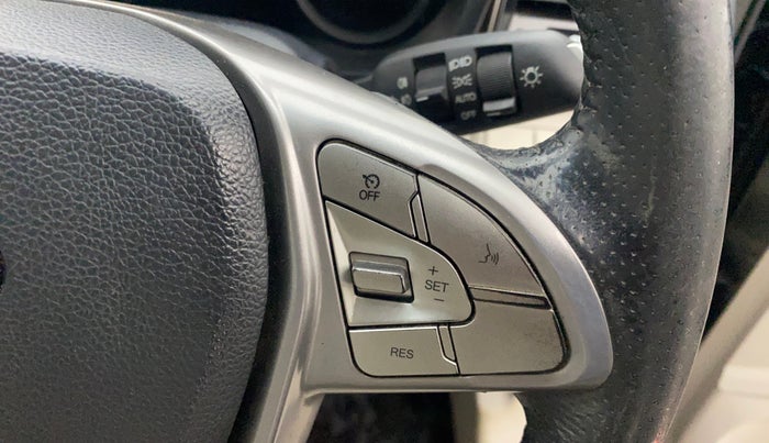 2019 Mahindra XUV300 W8 (O) 1.5 DIESEL, Diesel, Manual, 87,870 km, Adaptive Cruise Control