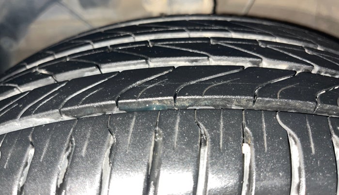 2018 Maruti Dzire ZDI PLUS AMT, Diesel, Automatic, 58,894 km, Left Front Tyre Tread