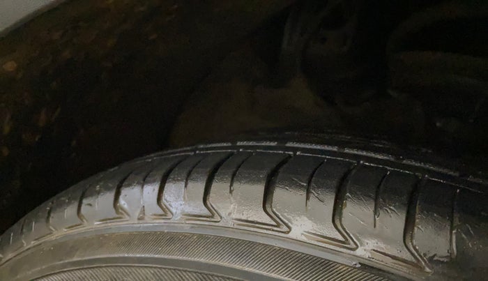 2016 Hyundai Creta SX PLUS 1.6 PETROL, Petrol, Manual, 92,858 km, Right Front Tyre Tread