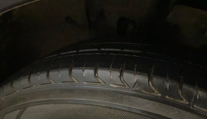 2016 Hyundai Creta SX PLUS 1.6 PETROL, Petrol, Manual, 92,858 km, Left Front Tyre Tread