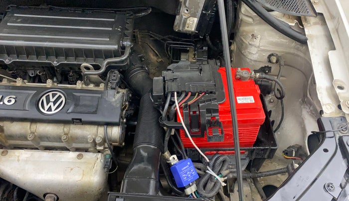 2013 Volkswagen Vento HIGHLINE 1.6 MPI, Petrol, Manual, 1,25,412 km, Engine View - Left