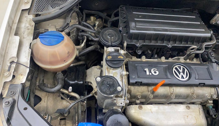 2013 Volkswagen Vento HIGHLINE 1.6 MPI, Petrol, Manual, 1,25,412 km, Engine View - Right