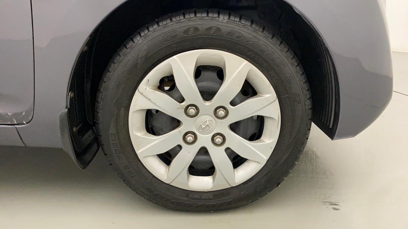2016 Hyundai Eon MAGNA + AIRBAG, Petrol, Manual, 18,124 km, Right Front Wheel