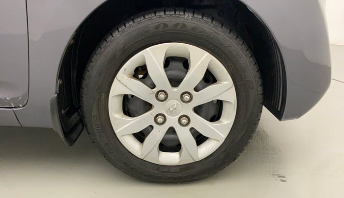 2016 Hyundai Eon MAGNA + AIRBAG, Petrol, Manual, 18,124 km, Right Front Wheel