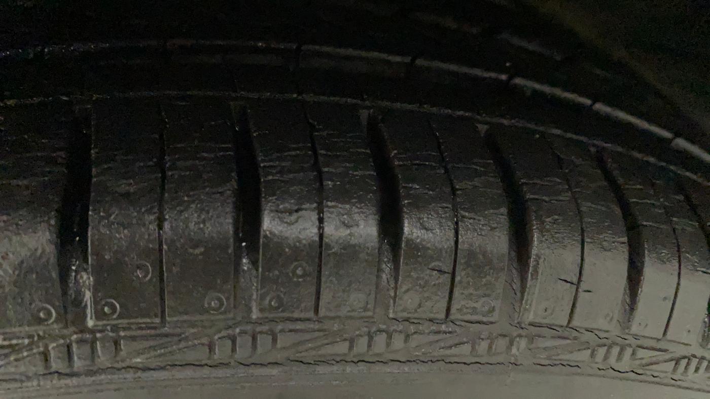 2016 Hyundai Eon MAGNA + AIRBAG, Petrol, Manual, 18,124 km, Left Rear Tyre Tread