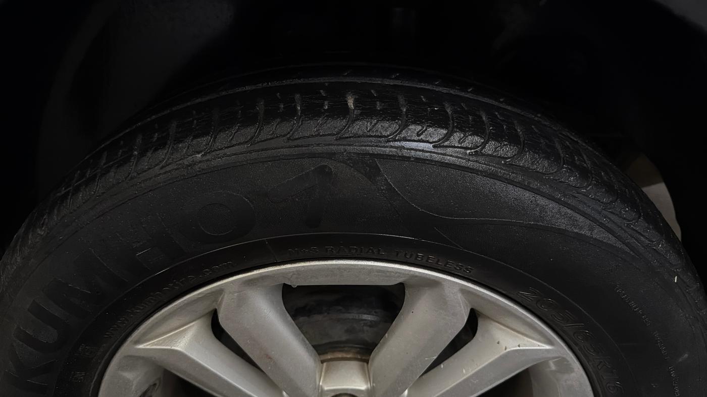 2016 Hyundai Creta SX PLUS 1.6 PETROL, Petrol, Manual, 80,811 km, Left Rear Tyre Tread