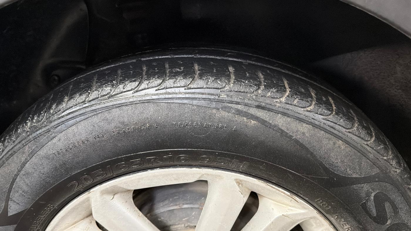 2016 Hyundai Creta SX PLUS 1.6 PETROL, Petrol, Manual, 80,811 km, Right Rear Tyre Tread
