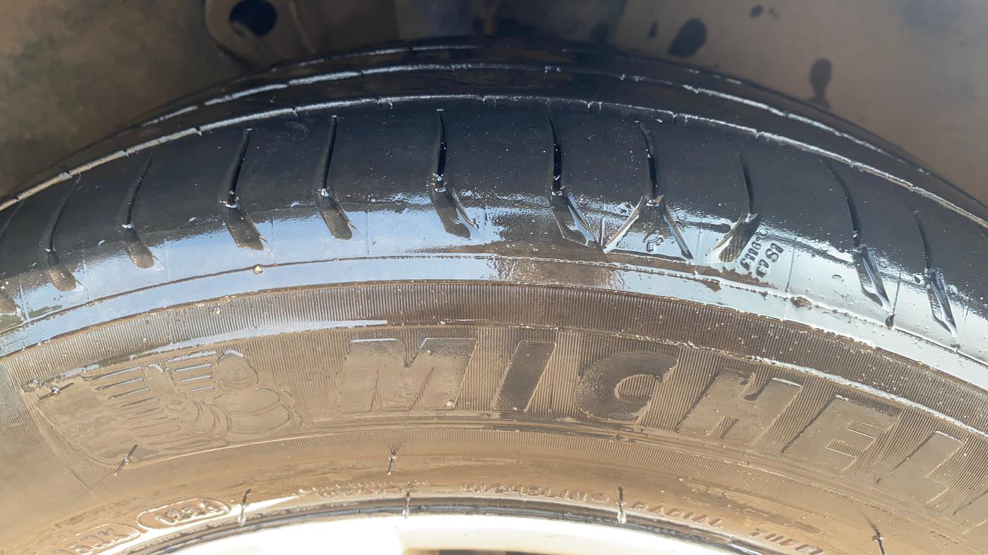 2018 Skoda Octavia 2.0 TDI L&K AT, Diesel, Automatic, 1,47,932 km, Right Front Tyre Tread