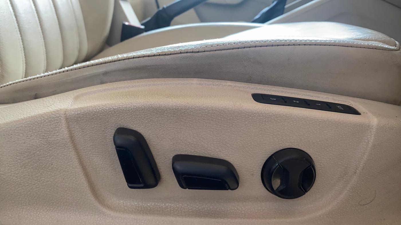 2018 Skoda Octavia 2.0 TDI L&K AT, Diesel, Automatic, 1,47,932 km, Driver Side Adjustment Panel