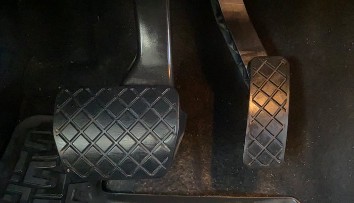 2018 Skoda Octavia 2.0 TDI L&K AT, Diesel, Automatic, 1,47,825 km, Pedals