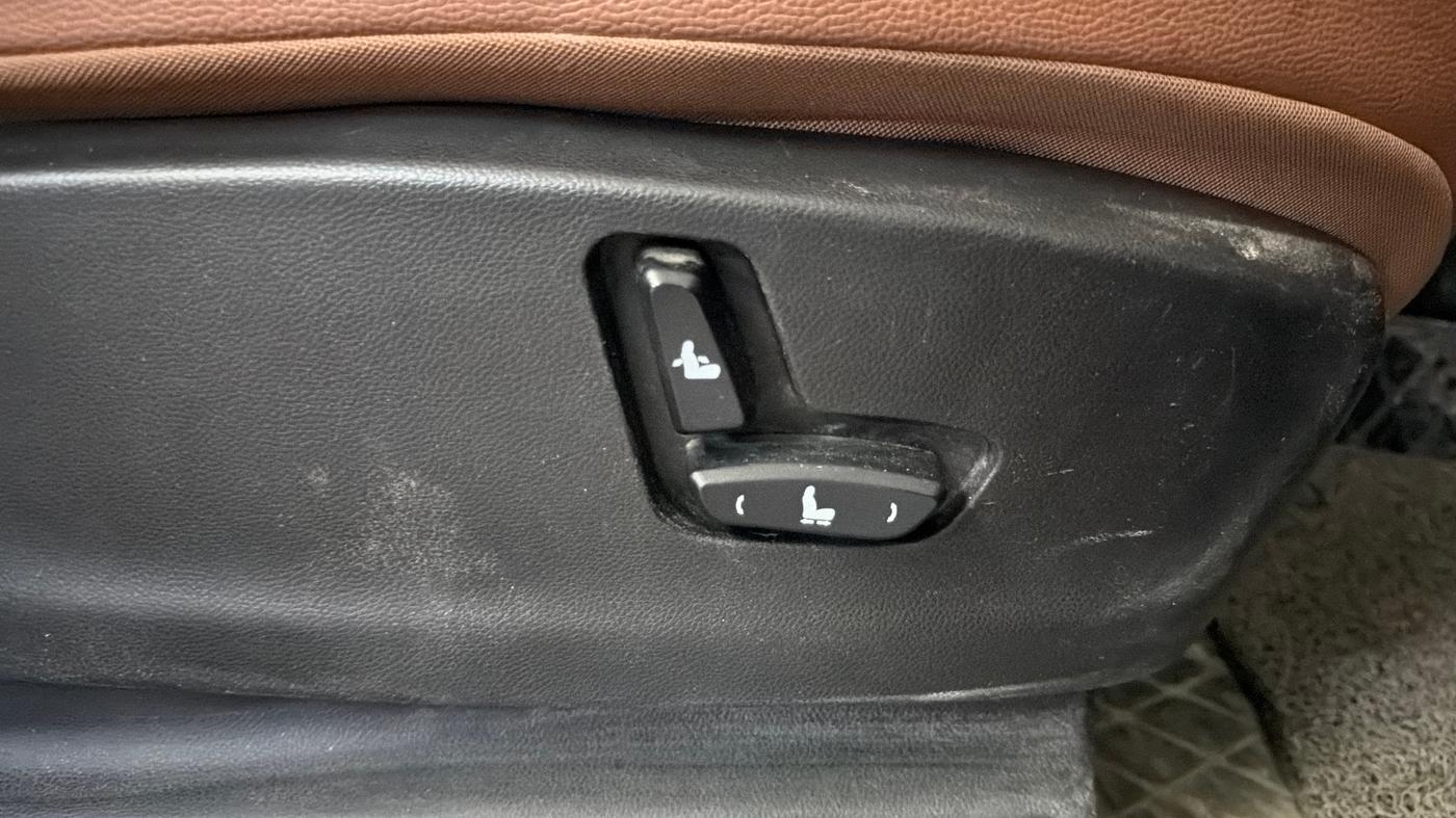 2022 MG HECTOR PLUS SHARP 2.0 DIESEL TURBO MT 6-STR, Diesel, Manual, 70,691 km, Driver Side Adjustment Panel