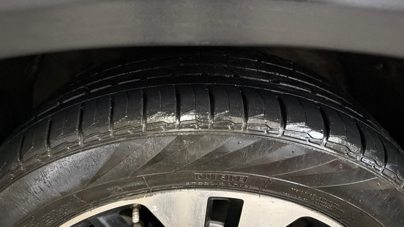 2022 MG HECTOR PLUS SHARP 2.0 DIESEL TURBO MT 6-STR, Diesel, Manual, 70,691 km, Left Front Tyre Tread