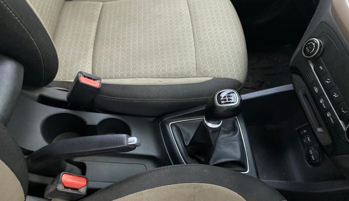 2015 Hyundai Elite i20 ASTA 1.2, Petrol, Manual, 36,333 km, Gear Lever