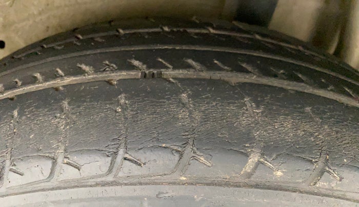 2015 Maruti Celerio VXI AMT, Petrol, Automatic, 33,379 km, Left Rear Tyre Tread
