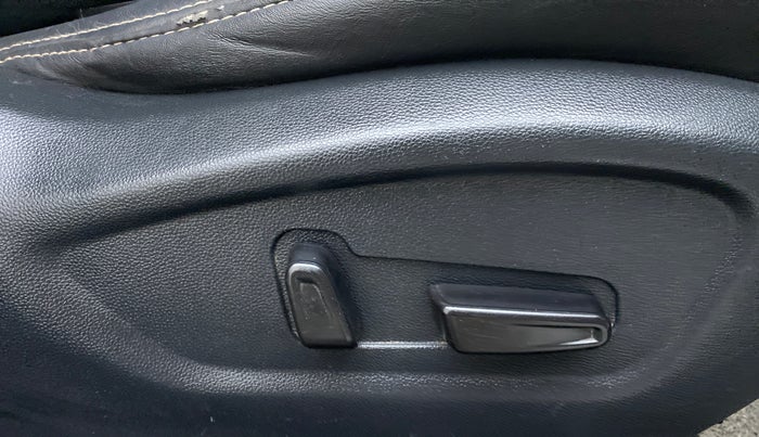 2018 Hyundai Creta 1.6 SX (O) CRDI, Diesel, Manual, 91,260 km, Driver Side Adjustment Panel