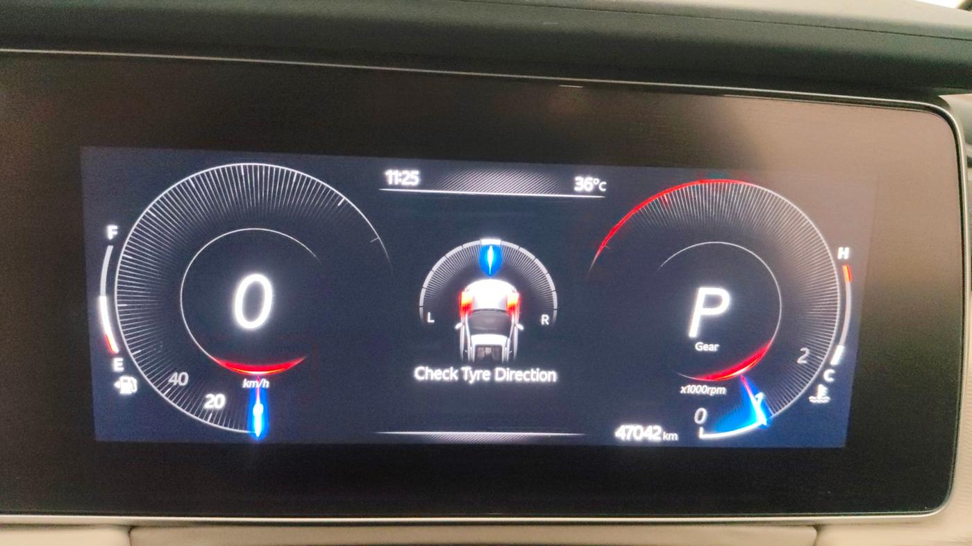 2023 Mahindra XUV700 AX 5 D AT 5 STR, Diesel, Automatic, 47,042 km, Odometer Image