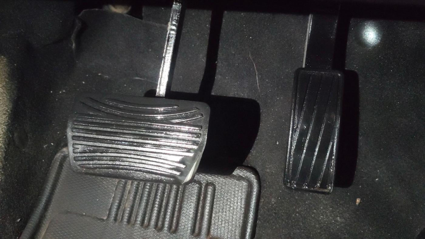 2023 Mahindra XUV700 AX 5 D AT 5 STR, Diesel, Automatic, 47,042 km, Pedals