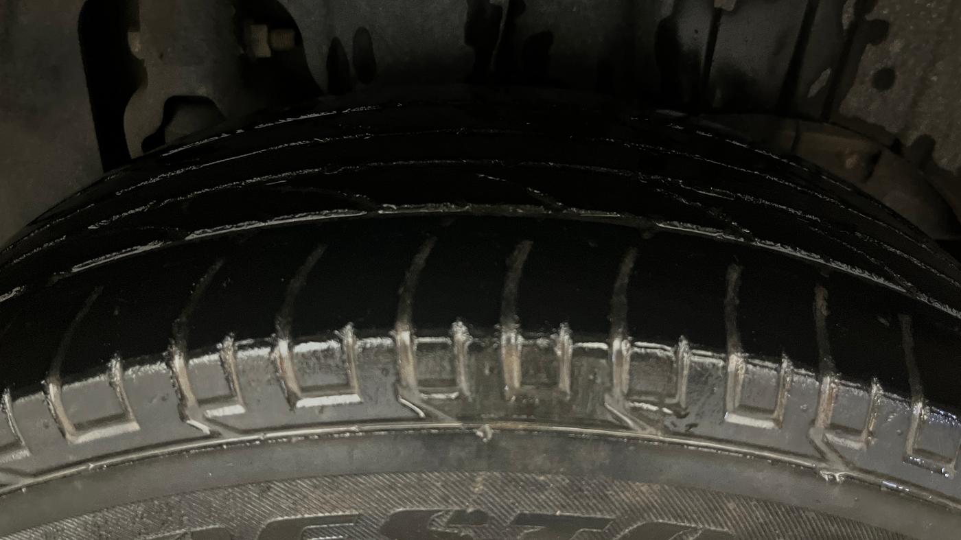 2021 Mahindra XUV300 W4 1.2 PETROL, Petrol, Manual, 63,929 km, Left Rear Tyre Tread