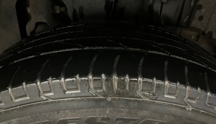2021 Mahindra XUV300 W4 1.2 PETROL, Petrol, Manual, 63,929 km, Left Rear Tyre Tread