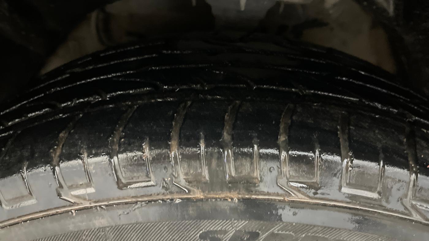 2021 Mahindra XUV300 W4 1.2 PETROL, Petrol, Manual, 63,929 km, Left Front Tyre Tread