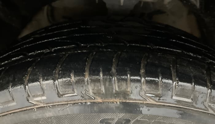 2021 Mahindra XUV300 W4 1.2 PETROL, Petrol, Manual, 63,929 km, Left Front Tyre Tread
