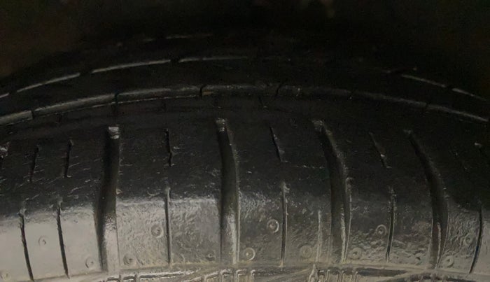 2013 Hyundai i10 ERA 1.1, Petrol, Manual, 45,425 km, Right Rear Tyre Tread