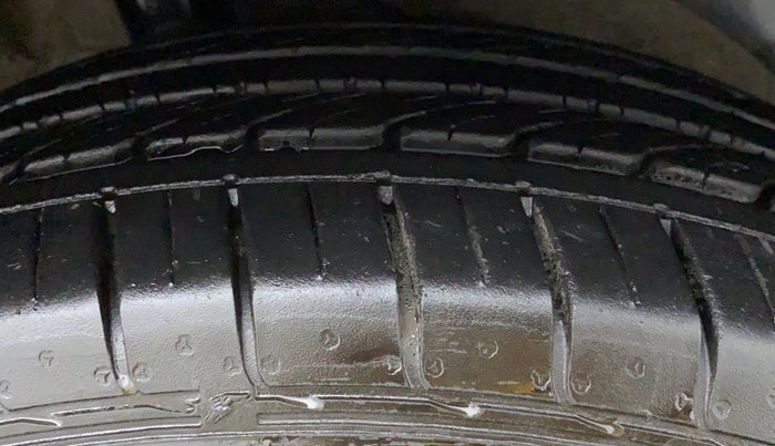 2020 MG HECTOR PLUS SHARP DCT, Petrol, Automatic, 6,012 km, Left Front Tyre Tread