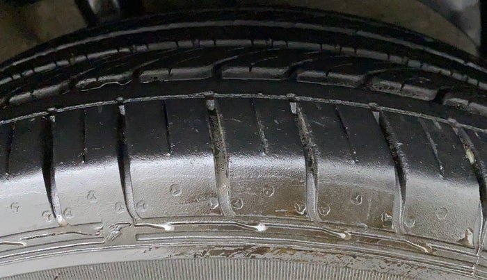 2020 MG HECTOR PLUS SHARP DCT, Petrol, Automatic, 6,012 km, Right Rear Tyre Tread