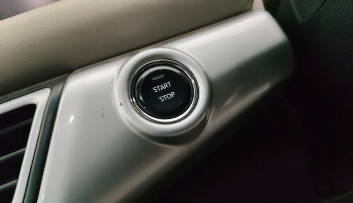 2022 Mahindra XUV700 AX 7 D MT 7 STR, Diesel, Manual, 83,111 km, Keyless Start/ Stop Button