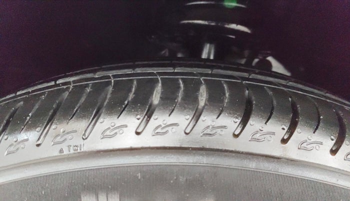 2022 Mahindra XUV700 AX 7 D MT 7 STR, Diesel, Manual, 83,111 km, Left Front Tyre Tread