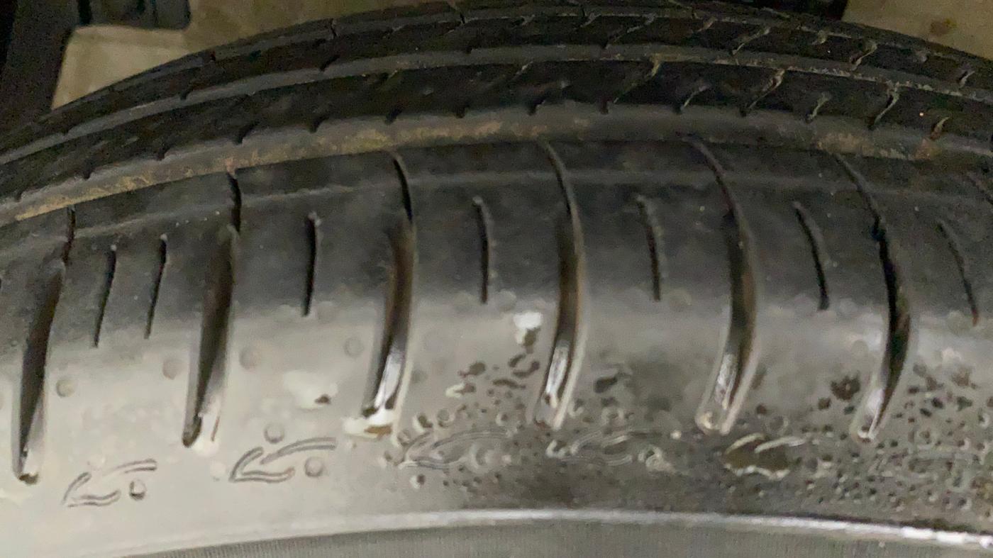 2012 Maruti Swift Dzire VXI, Petrol, Manual, 48,618 km, Left Front Tyre Tread