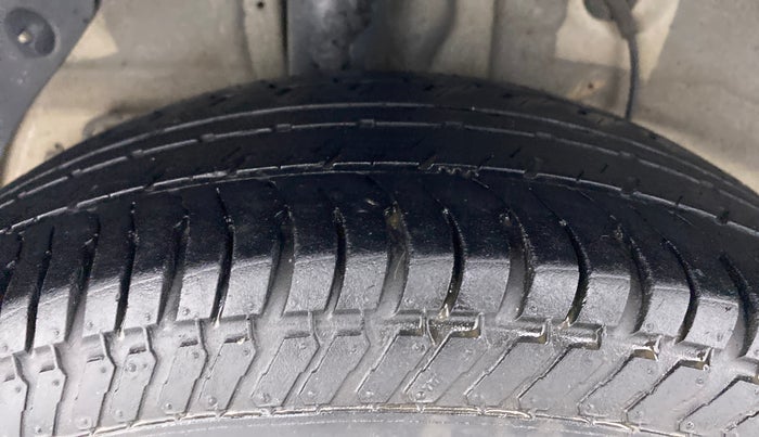2015 Hyundai Elite i20 SPORTZ 1.2, Petrol, Manual, 94,201 km, Right Rear Tyre Tread