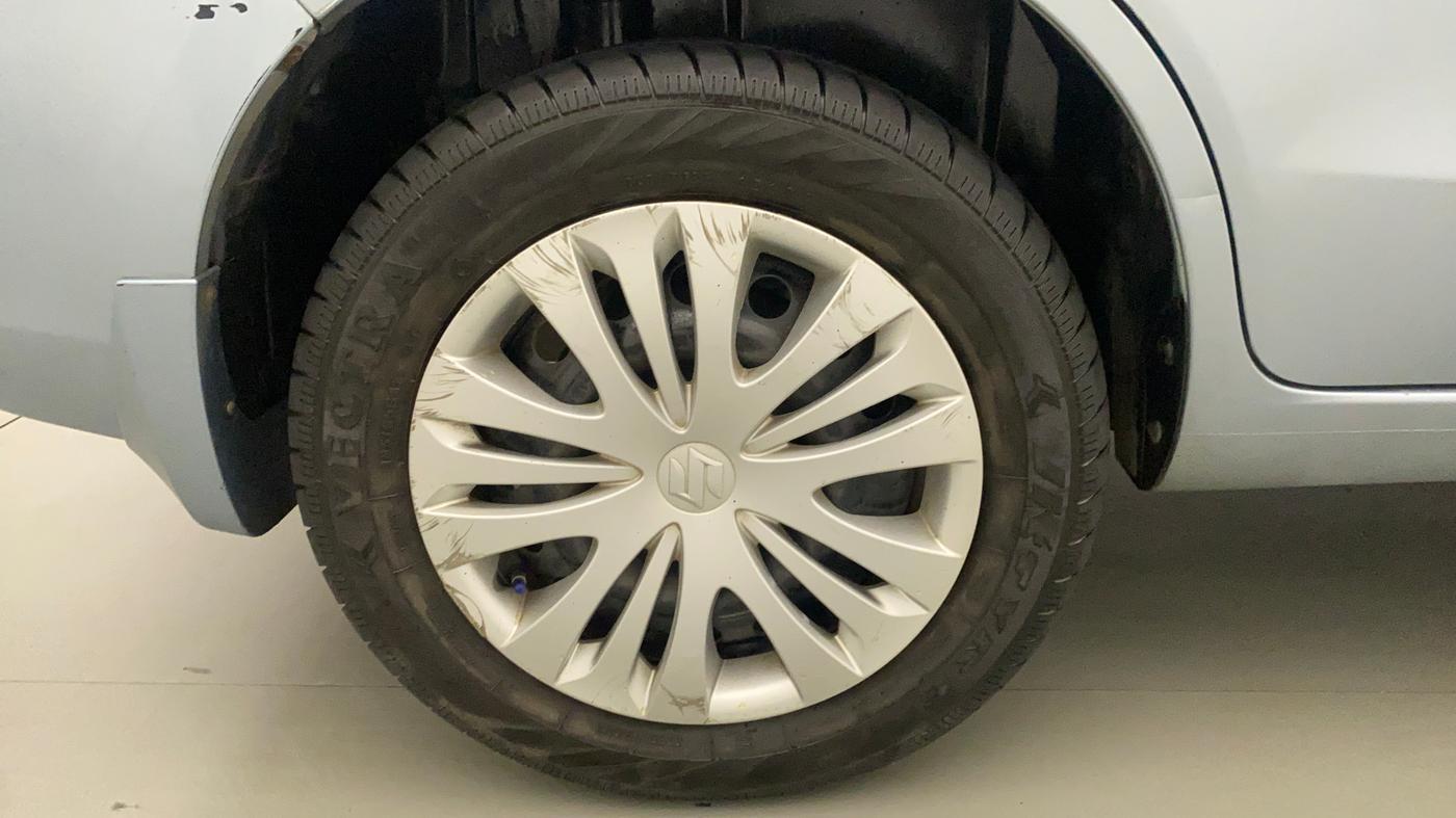 2013 Maruti Ertiga VXI CNG, CNG, Manual, 73,413 km, Right Rear Wheel