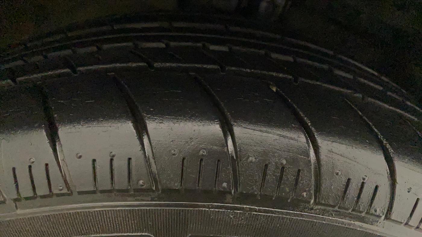 2013 Maruti Ertiga VXI CNG, CNG, Manual, 73,413 km, Right Rear Tyre Tread
